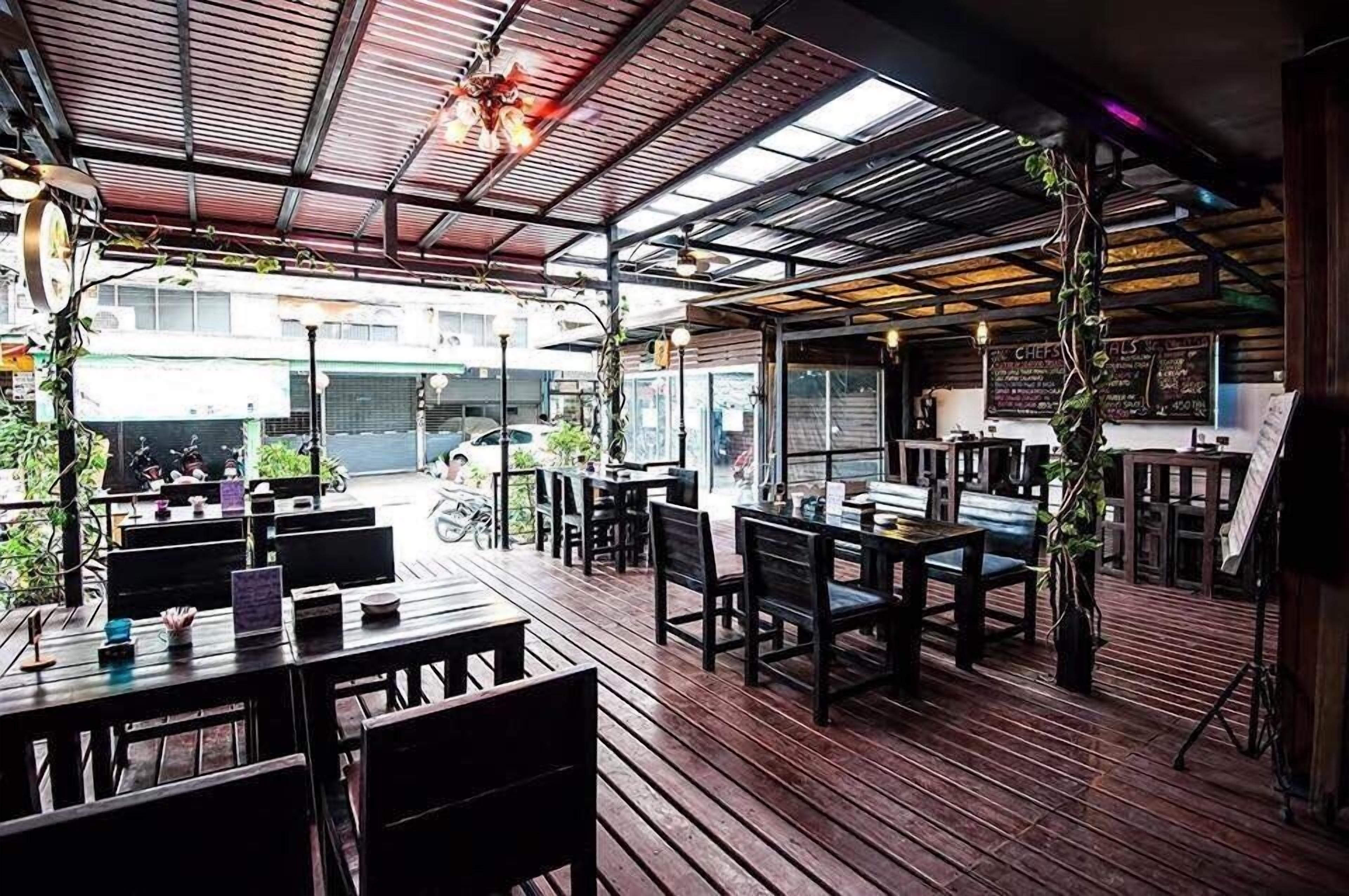 Basic Line Hotel @ Loikroh — Photos 2